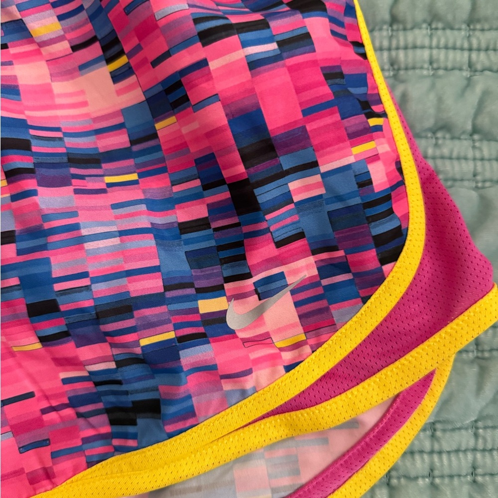Nike AOP Digi Tempo Shorts - Picture 6 of 6